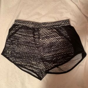Under-armor shorts size small